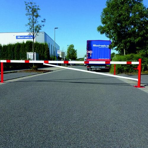 Handbediende draaibomen. Duurzaam en voordelig. Afgebeeld een draaiboom van 6 meter.